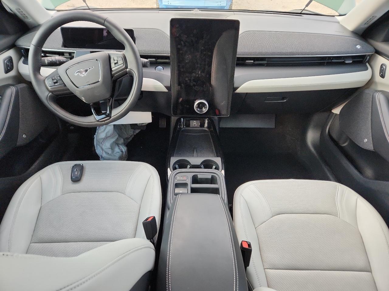 Ford Mustang Premium Image 9