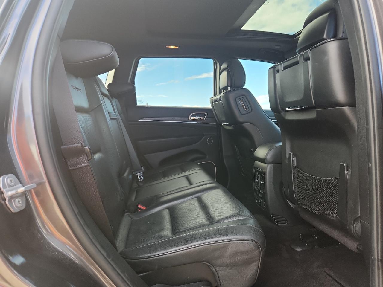 Jeep Grand Cherokee Summit Image 9