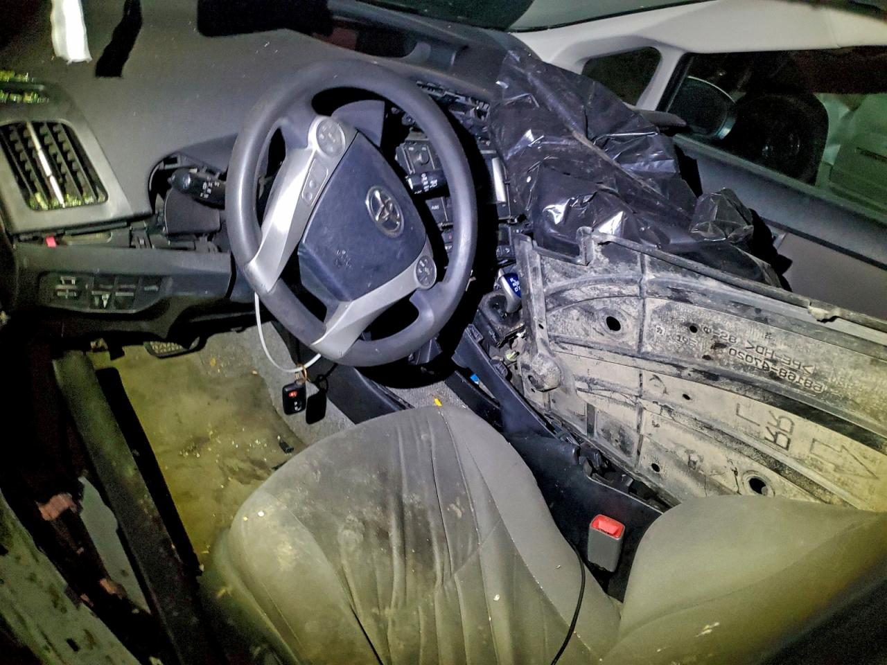 Toyota Prius Image 10