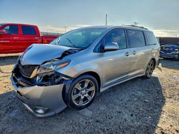  Salvage Toyota Sienna