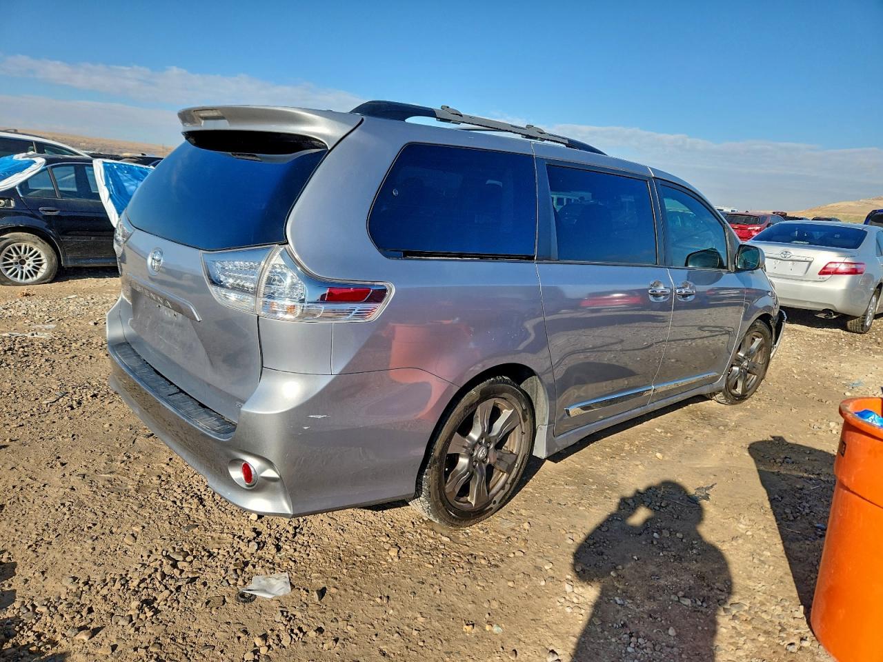 Toyota Sienna Se Image 2