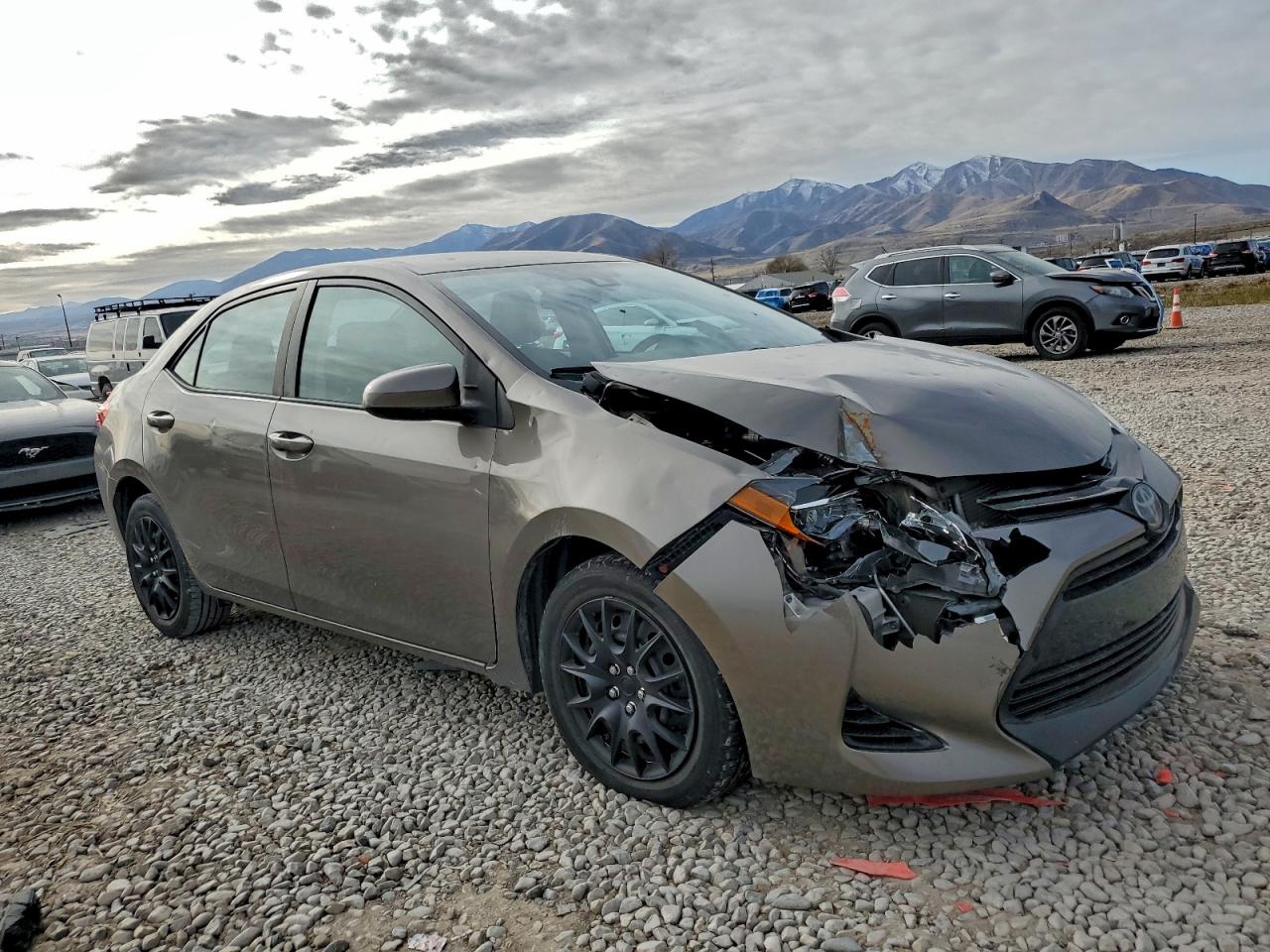 Toyota Corolla L Image 3