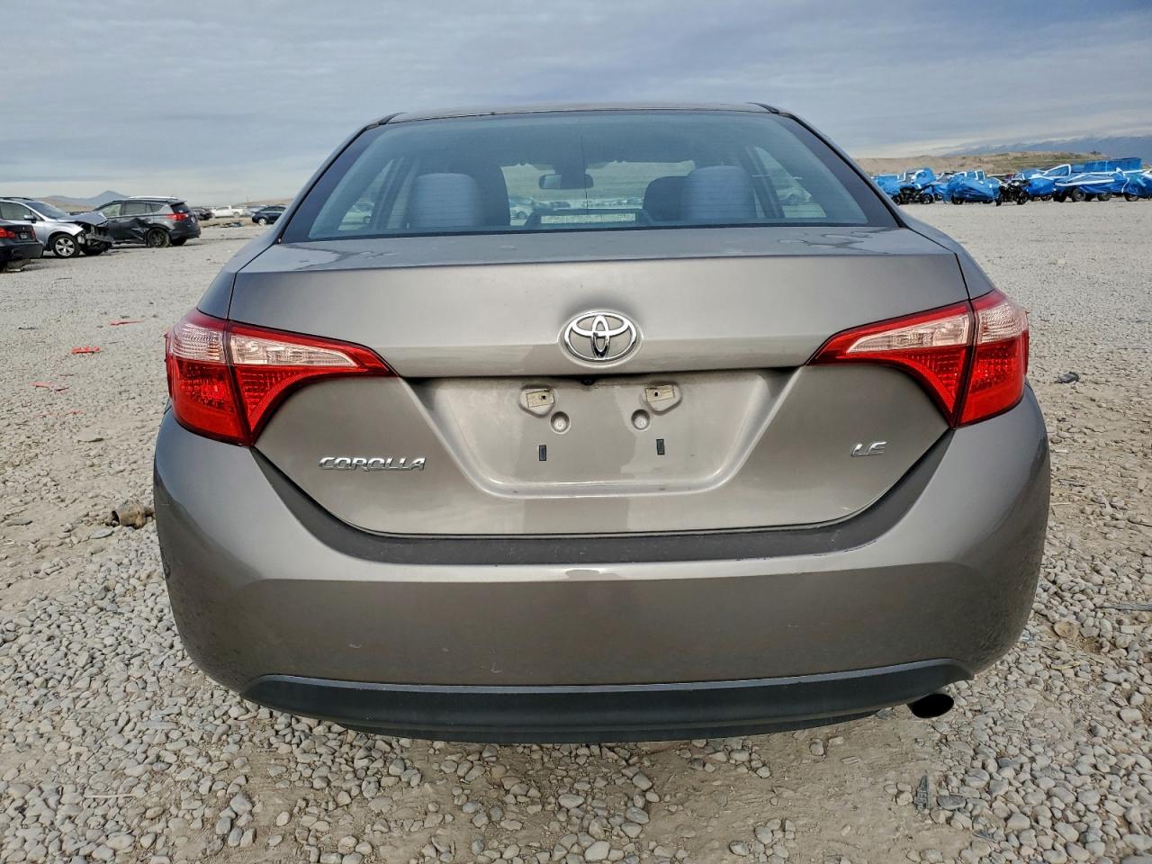 Toyota Corolla L Image 7