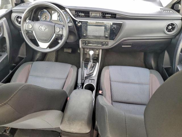 Toyota Corolla L Image 10