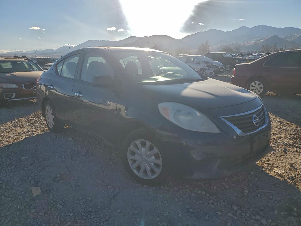 Nissan Versa S Image 6