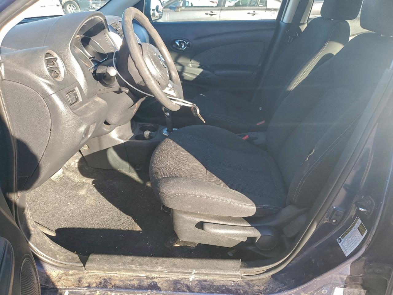 Nissan Versa S Image 7