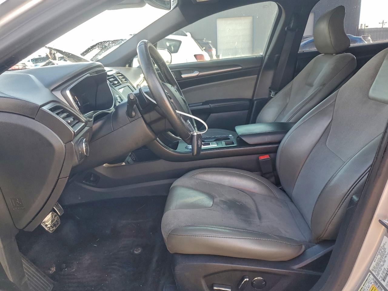 Ford Fusion Sport Image 3