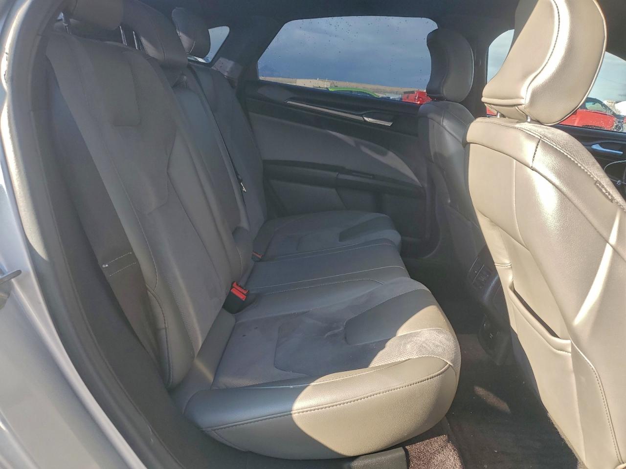 Ford Fusion Sport Image 9