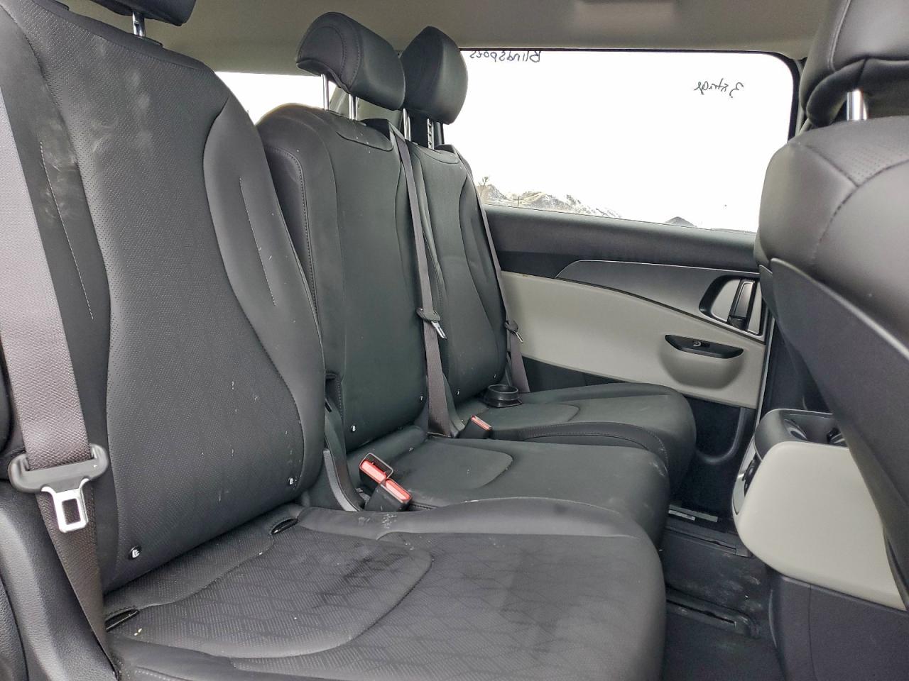 Kia Carnival Lx Image 9