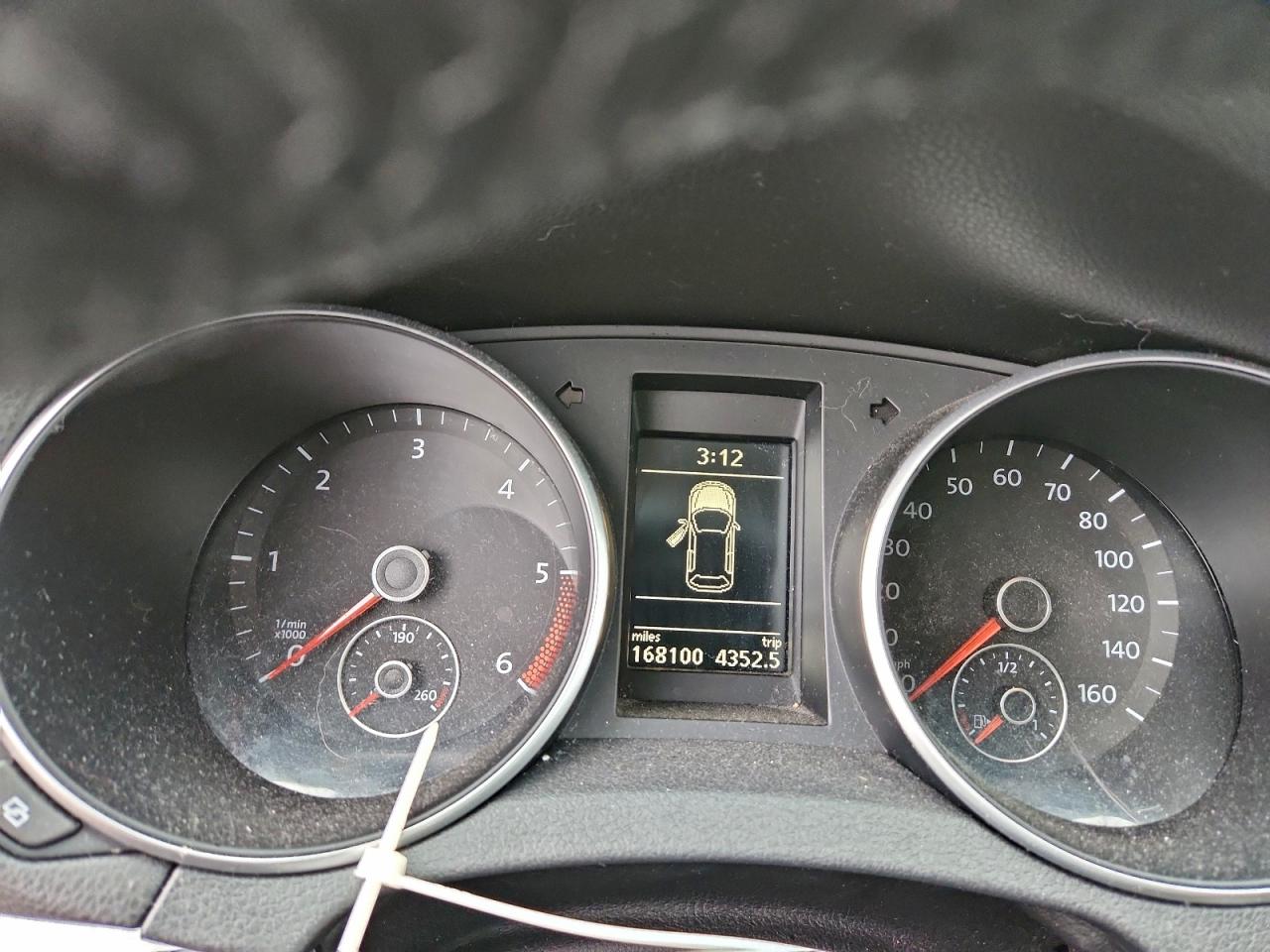 Volkswagen Golf Image 12