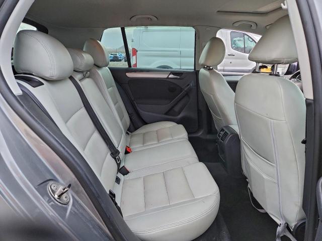 Volkswagen Golf Image 8