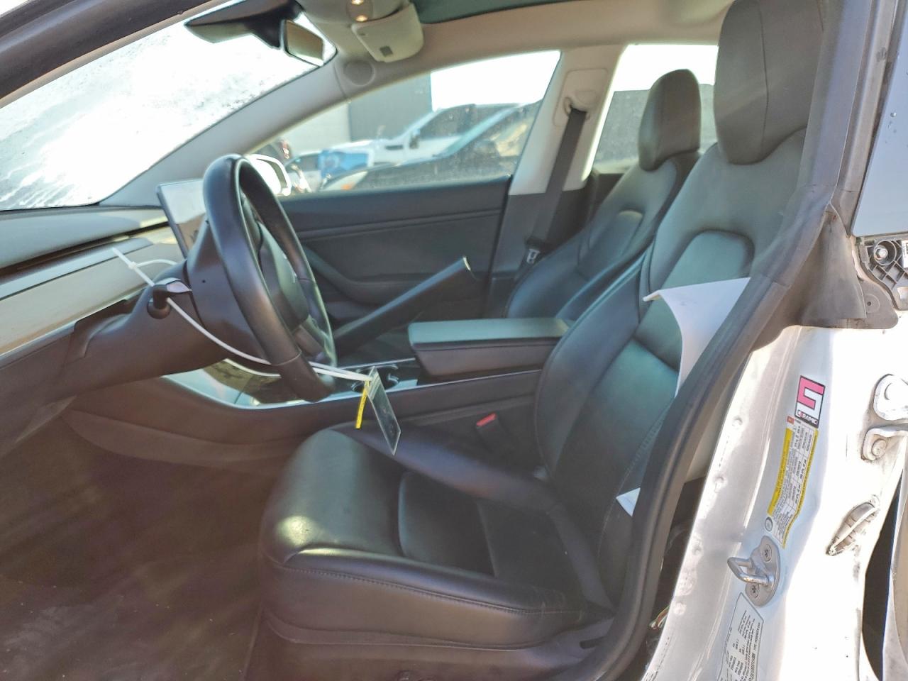 Tesla Model 3 Image 11