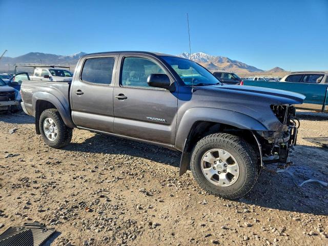 Toyota Tacoma Double Cab Image 3