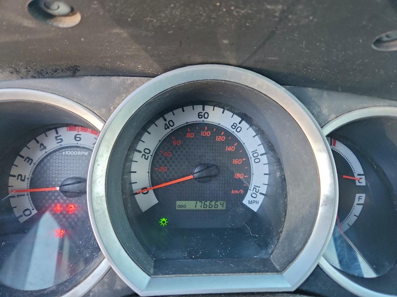 Toyota Tacoma Double Cab Image 9