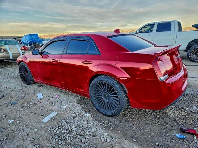 Chrysler 300 S Image 2