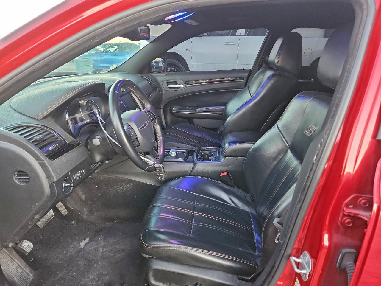 Chrysler 300 S Image 13