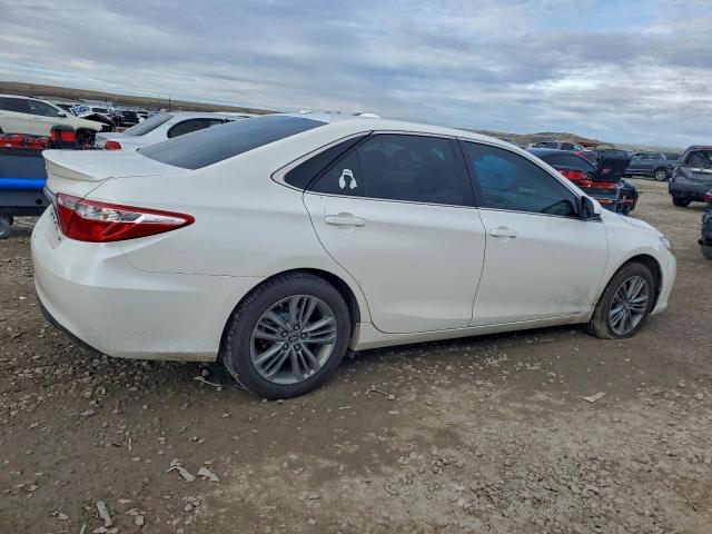 Toyota Camry Le Image 5