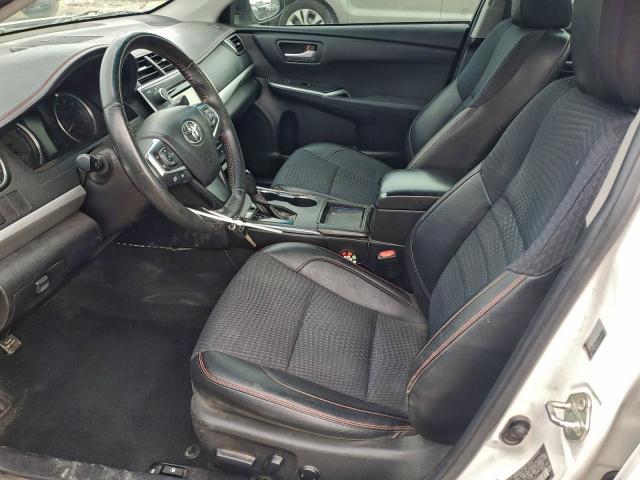 Toyota Camry Le Image 3