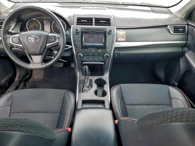 Toyota Camry Le Image 7