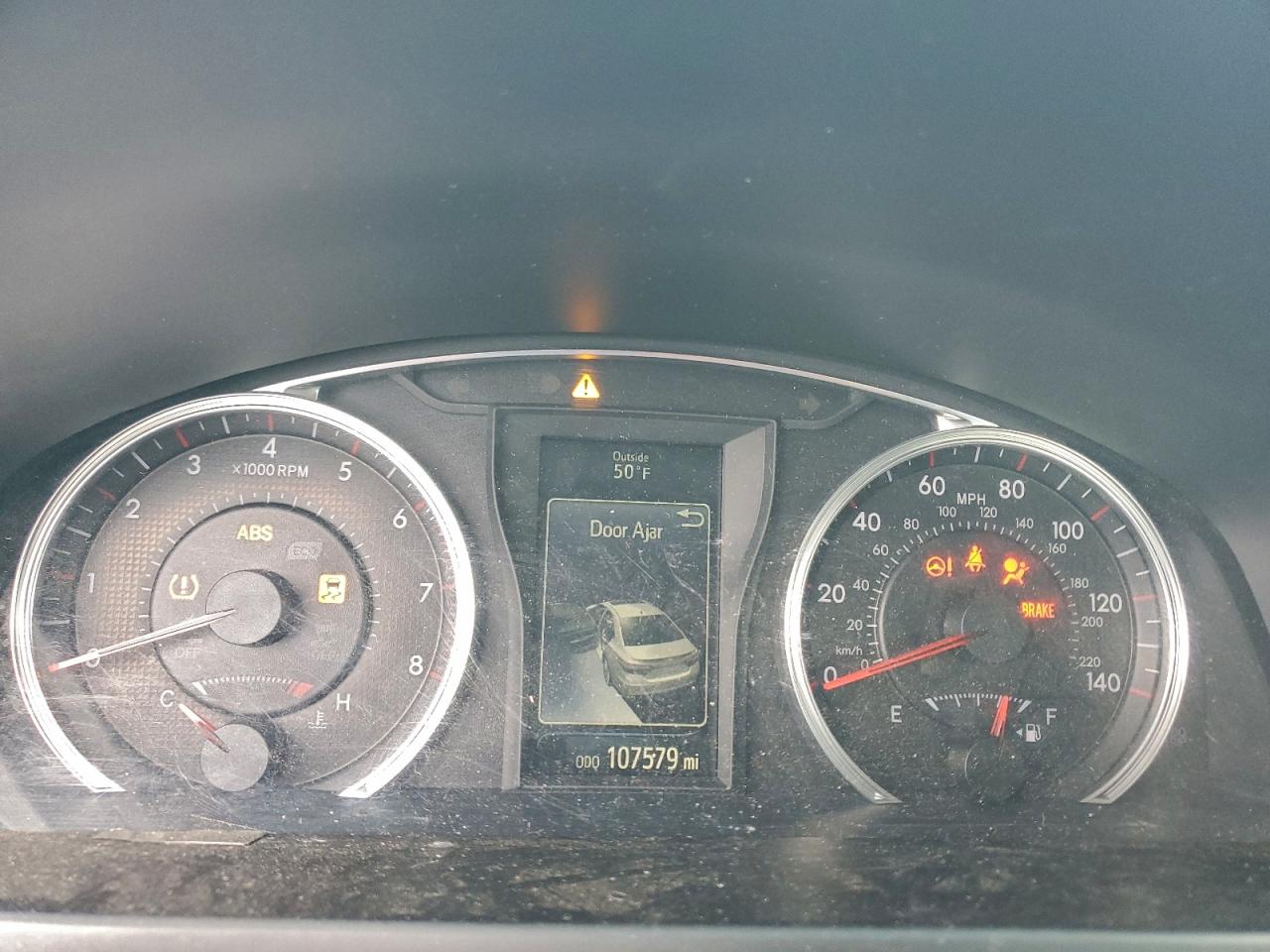 Toyota Camry Le Image 10