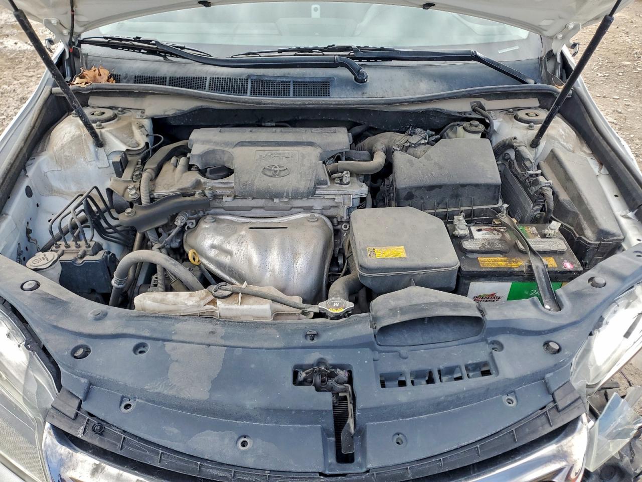 Toyota Camry Le Image 11