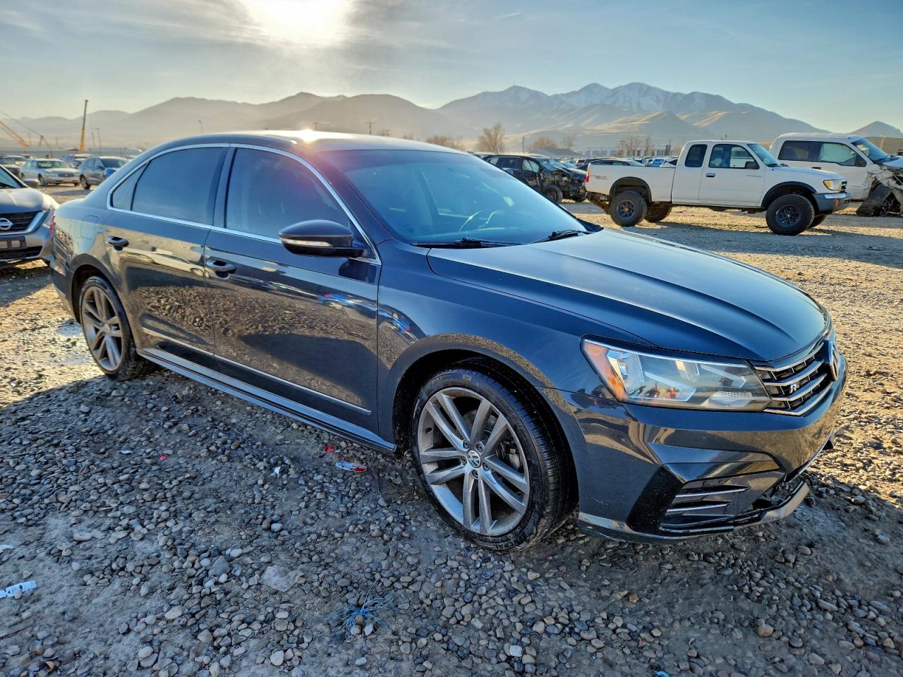 Volkswagen Passat S Image 11