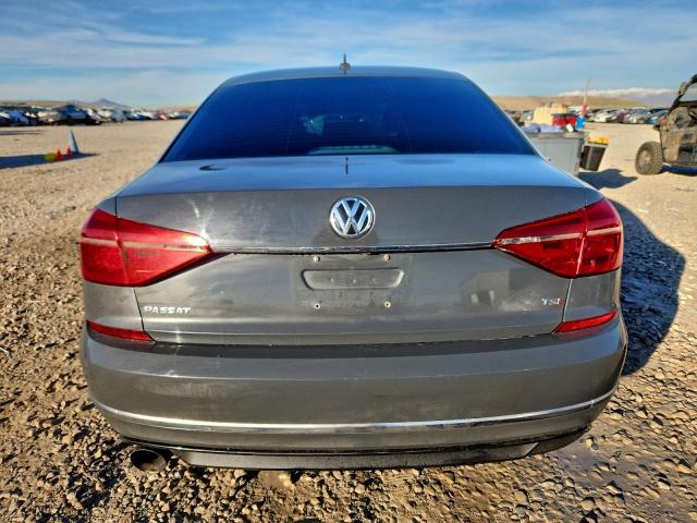 Volkswagen Passat S Image 7