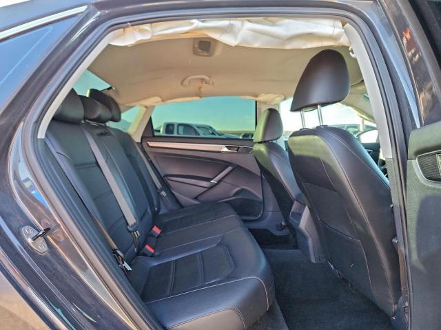 Volkswagen Passat S Image 3