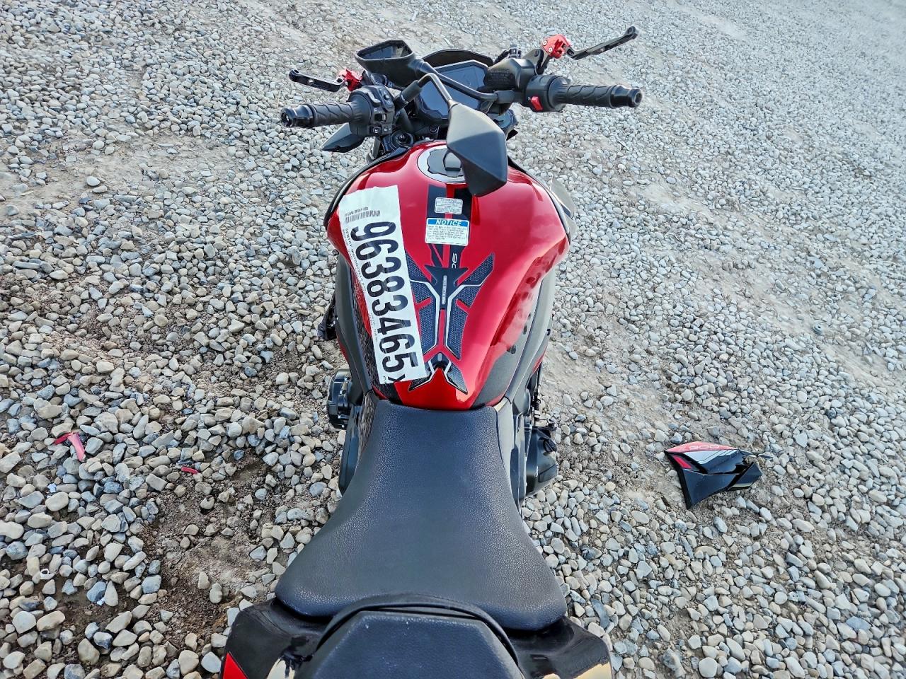 Kawasaki Zr900 F F Image 6