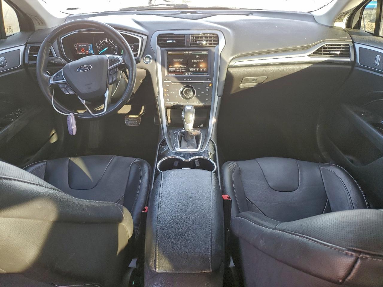 Ford Fusion Titanium Phev Image 10