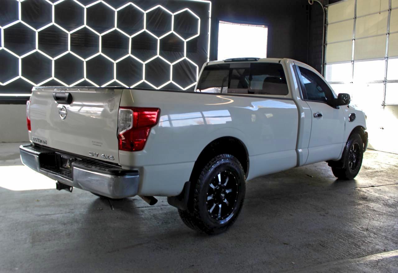 Nissan Titan S Image 9
