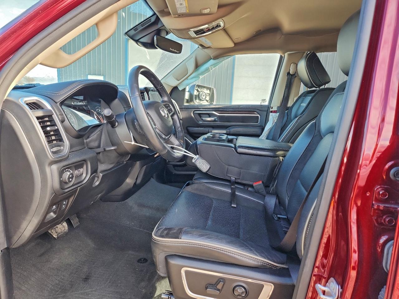 Ram 1500 Laramie Image 4