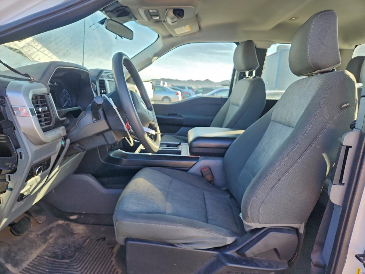 Ford F-150 Super Cab Image 6