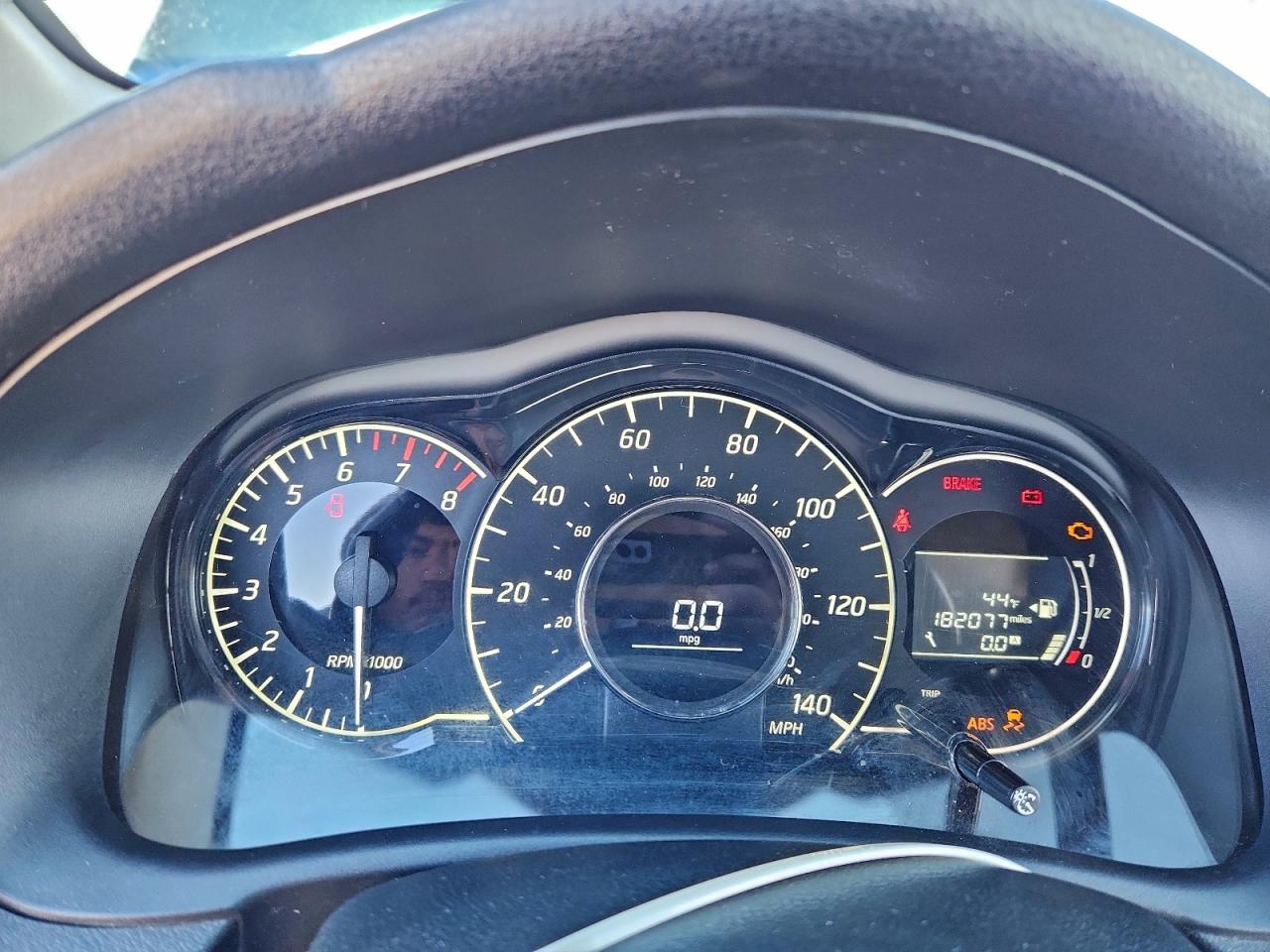 Nissan Versa S Image 12