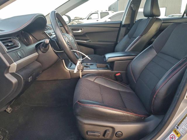 Toyota Camry Le Image 6