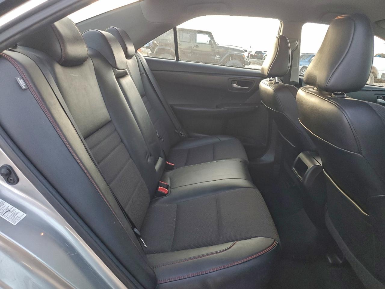 Toyota Camry Le Image 13