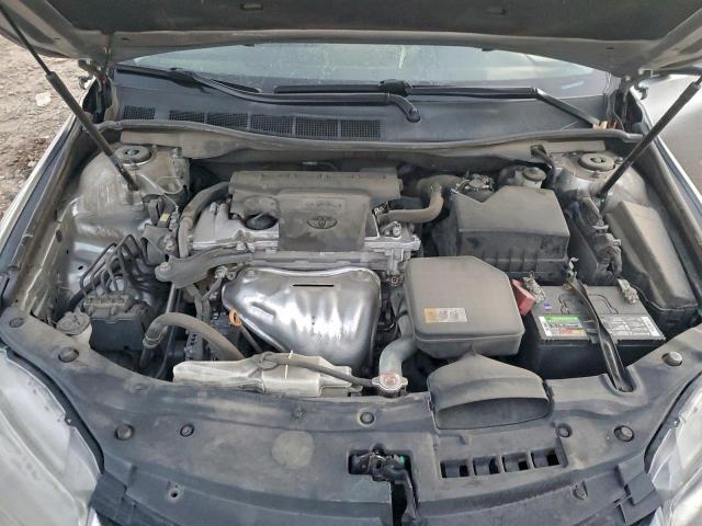 Toyota Camry Le Image 10