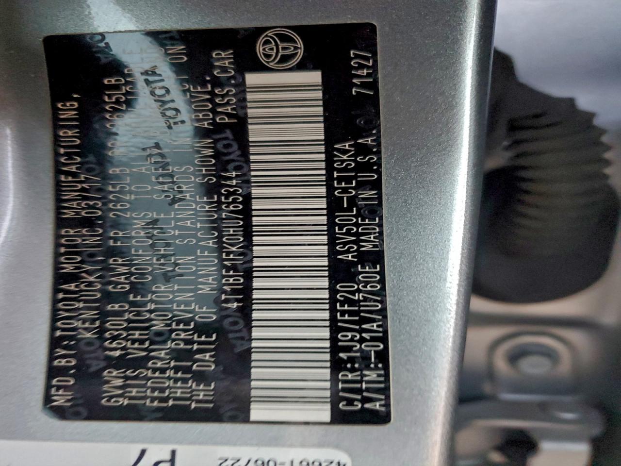 Toyota Camry Le Image 11