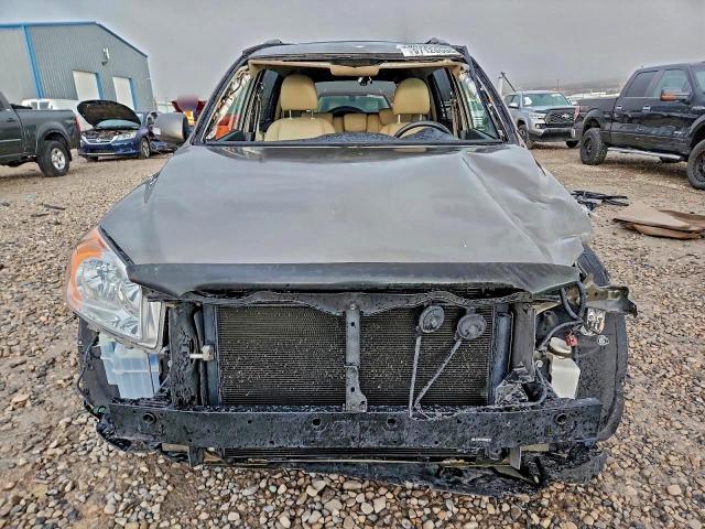 Toyota RAV4 Limited Image 8