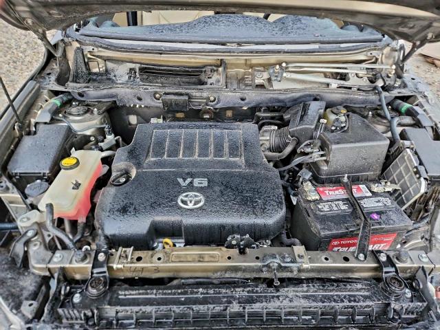 Toyota RAV4 Limited Image 5