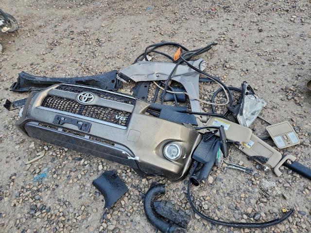 Toyota RAV4 Limited Image 9