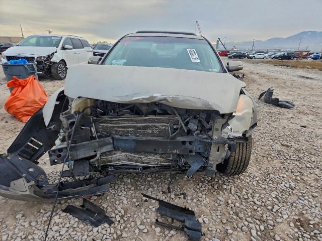 Nissan Altima Hybrid Image 3