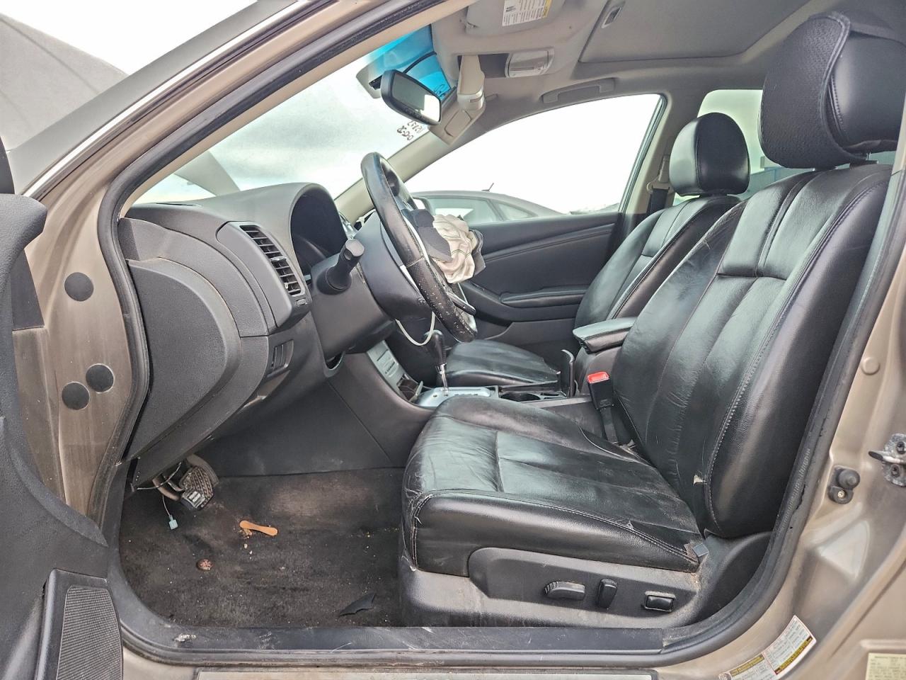 Nissan Altima Hybrid Image 9