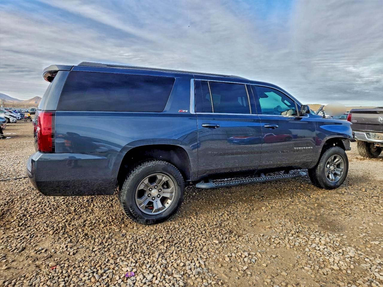 Chevrolet Suburban K1500 Lt Image 5
