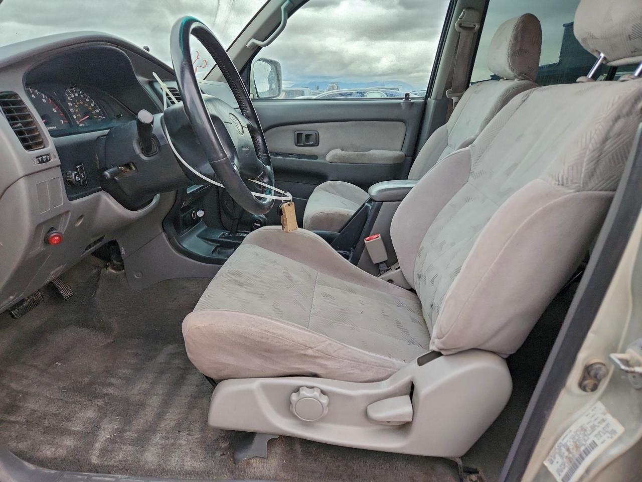 Toyota 4Runner Sr5 Image 6