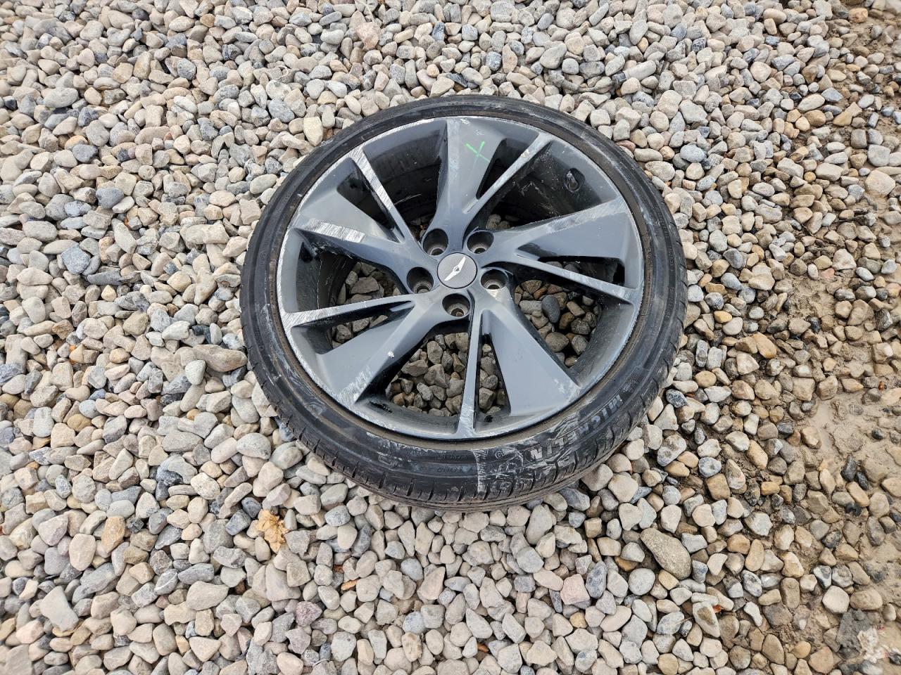 Genesis G70 Base Base Image 9