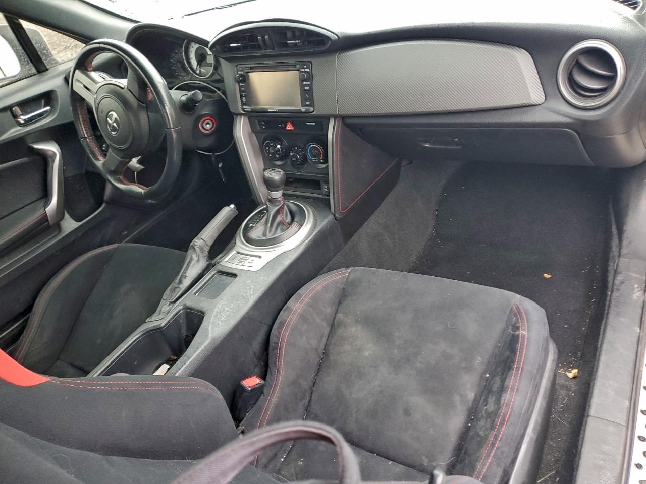 Toyota Scion Image 7