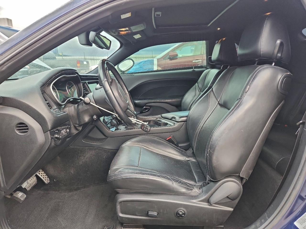 Dodge Challenger Sxt Plus Image 10