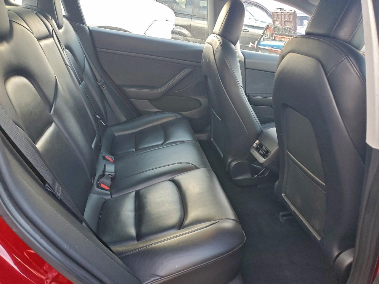 Tesla Model 3 Image 5