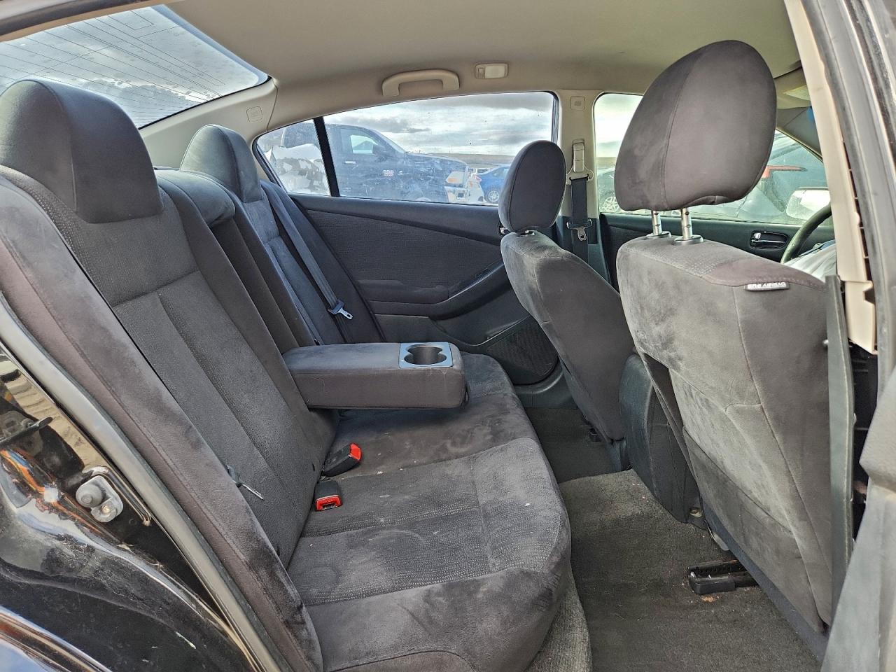 Nissan Altima Base Image 6